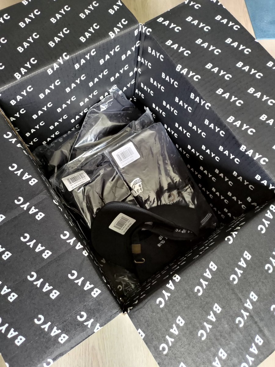 crazymagnumETH's tweet photo. Just in Time #apemerch @BoredApeYC #ApeFest2022 π₯° https://t.co/Puca3Vt0UG