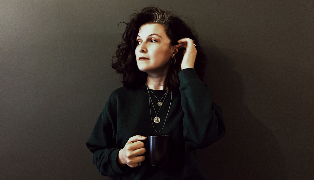 "Sırlar insanın kamburunu inşa eden tuğlalardır."

Gülnaz Eliaçık Yıldız, Fatma Nur Kaptanoğlu'nun üçüncü kitabı Ateşten Atlamak üzerine yazdı.

"Ateşten Atlamak ya da Kaderine Uygun bir Kılıf Bulmak":
bit.ly/3mHY8g4

<a href="/FNurKaptanoglu/">Fatma Nur Kaptanoğlu</a> <a href="/canyayinlari/">Can Yayınları</a> <a href="/glnz_eliacik/">Gülnaz Eliaçık Yıldız</a>