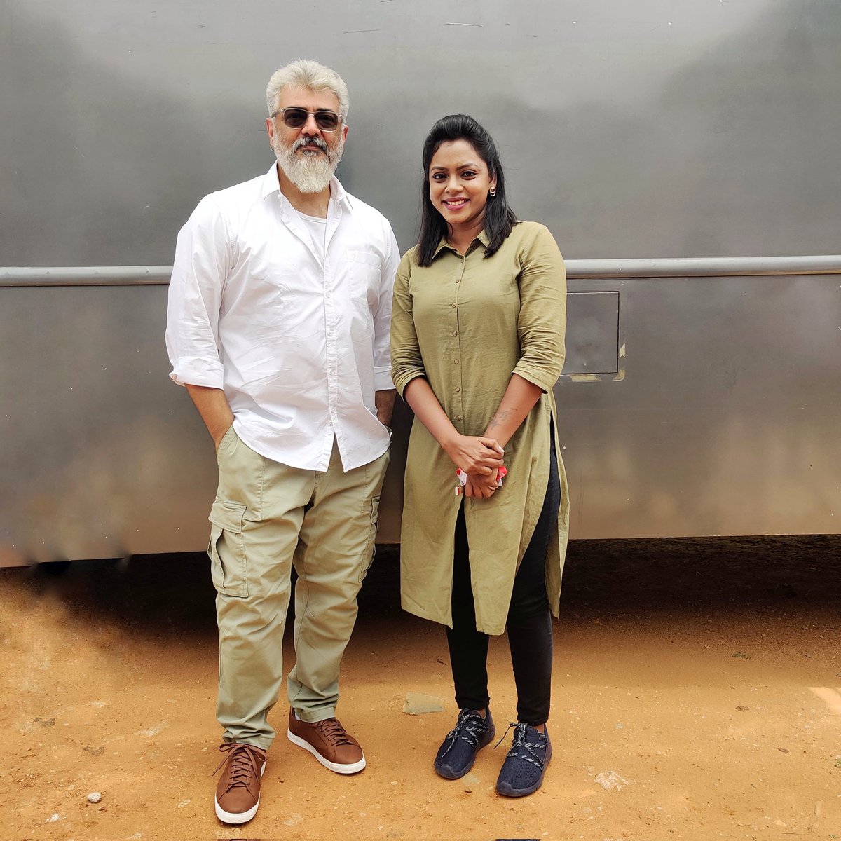 MercyChithra's tweet image. In the sets of #ak61 Golden opportunity to be a part of the movie. It was a huge bliss to have met such a humble &amp;amp; sweet person. The way he recalled my name "Mercy" 😍 was simply WoW #twinningwiththala Thank you H.Vinoth sir &amp;amp; the movie team for having me❣️