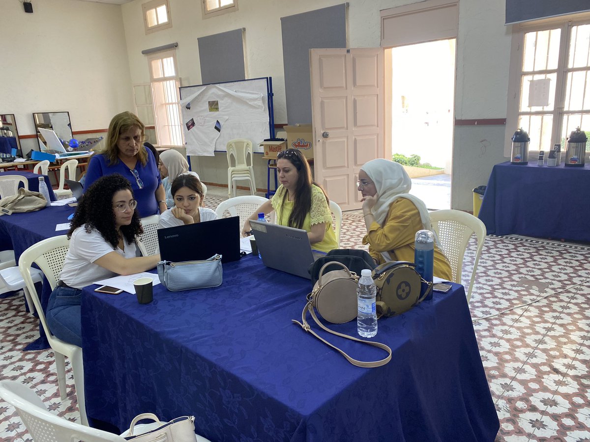 arabinour_'s tweet image. Happening now: Geogebra Training at @MakassedSaida 
#math2022
@MakAishaSchool @FawziehHn 
@yasminbobbo @aboul_ola @lynnalsamra @HalaAytour