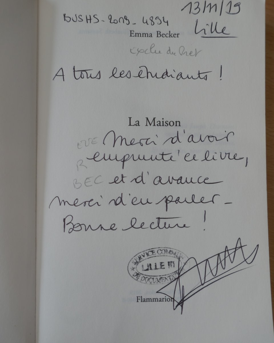 BuLilleSHS's tweet photo. #MaBUSHS♥
#dédicace de @noravanhoeck aka Emma Becker pour son roman "La Maison" chez @Ed_Flammarion, lauréat du @Prix_Etudiant en 2020, offrant une plongée dans une maison close de Berlin. https://t.co/5XsEZwpzBS