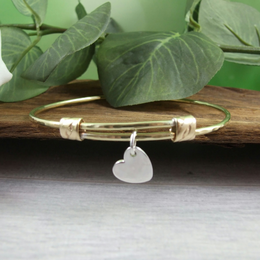 MaxinePring's tweet photo. Brass Adjustable Fit Bangle. Heart Charm Bracel... - Folksy https://t.co/Wip4UzsB6o #newonfolksy #handmade #brassbangle https://t.co/H4iInKWNTh