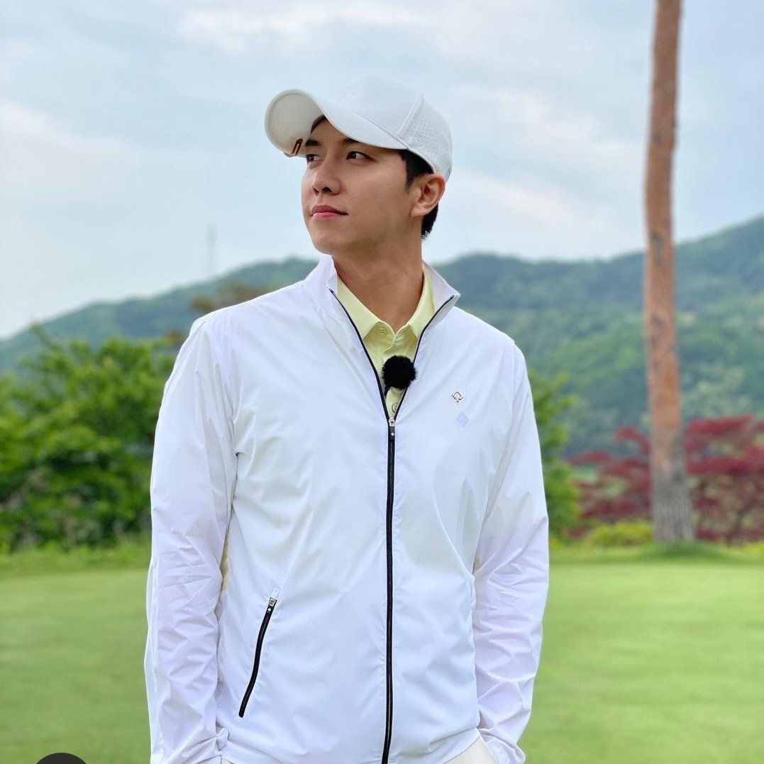 fourkaster's tweet photo. #LeeSeungGi ❤️😍❤️ https://t.co/2L7los6xKL