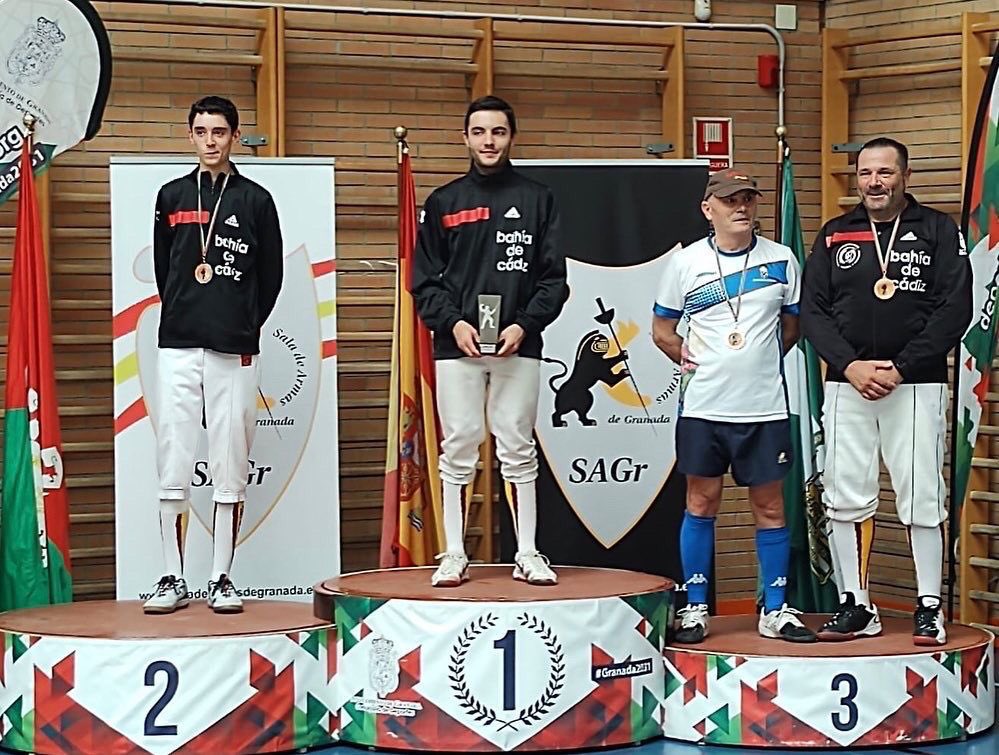 Soriano_Alcalde's tweet photo. En Sable Masculino Senior, Javier Castrillo ganó el 🥉, y en Espada Masculina Senior por Equipos los tiradores Francisco J. Contreras, Luis Salas y David Rodríguez consiguieron un meritorio 6º puesto.

Próximo objetivo 👉🏻 Campeonato España 🇪🇸 Infantil 👉🏻 27 de junio 📍Valencia. https://t.co/5KlhIlLQGv
