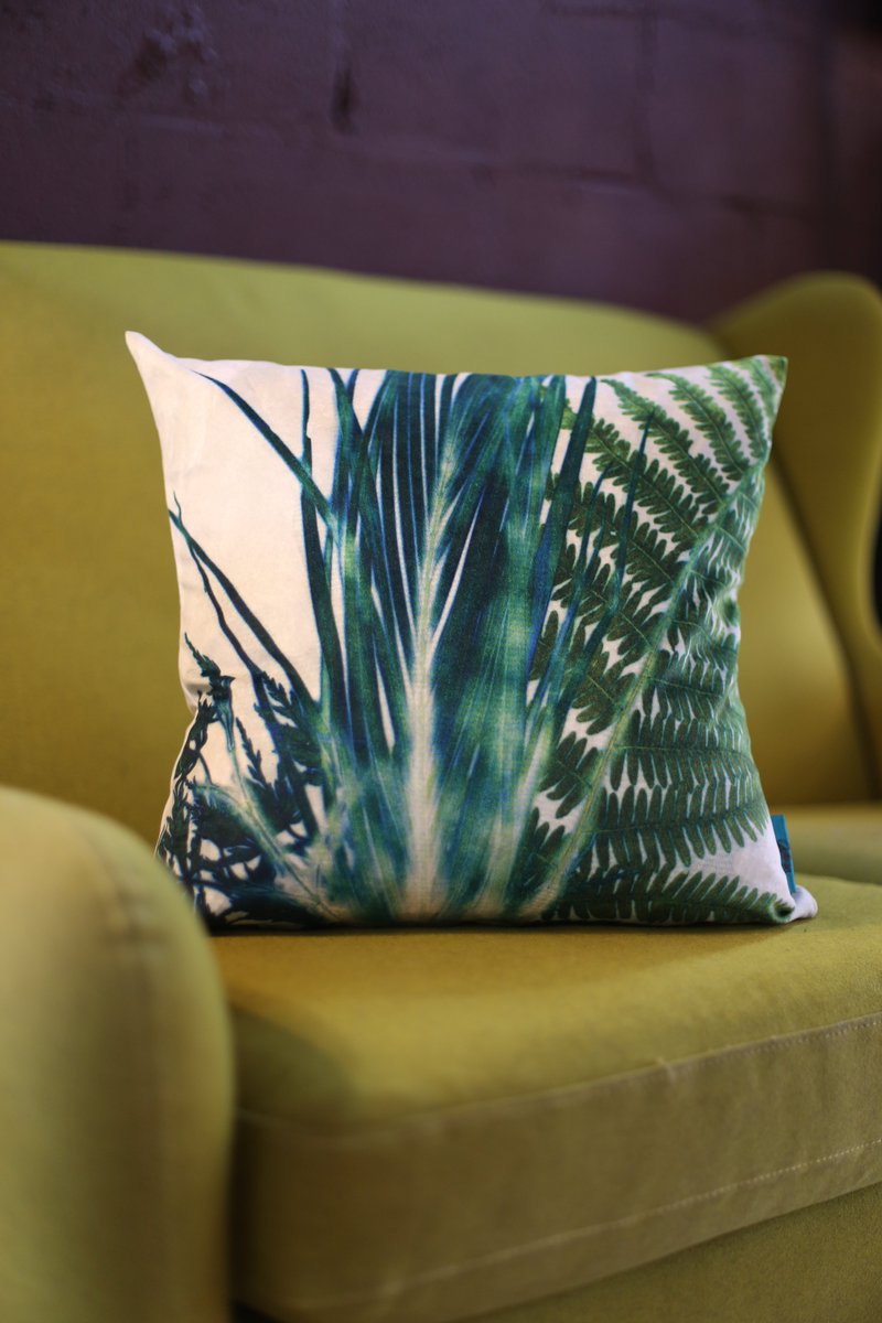 gillian_arnold's tweet photo. Looking to bring something simple get unique into the home? Maybe some blues, greens and whites.
Then the Forage cushion is the thing for you. I do hope you like it and that it fits with your decor.

#lovedarlo #countryliving #countrylivingmag #housebeautifulmagazine https://t.co/Vbx5eRS4XD
