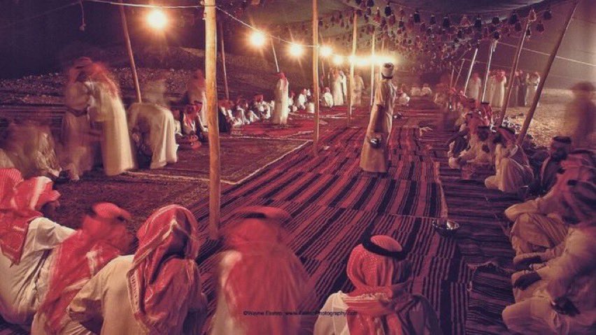 شاعر و بيت tweet media