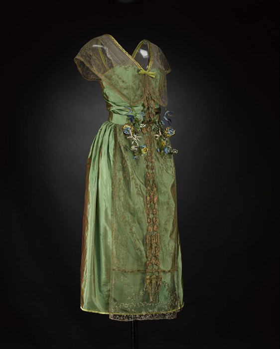 Victoria Haddock on Twitter "British fashiondesigner, Lady Lucy DuffGordon, who worked under