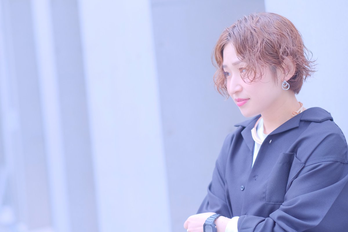 UWearJP's tweet photo. Q.ぽっちゃりでもスタイル良く見える着こなしは?
A.#leeap では体型を考慮してアイテムをご提案しています。トップスはゆったりめのシャツにテーパードパンツを合わせます。足元に向かって細くなるYラインのシルエットを作ることで着痩せ効果がありスタイルが良く見える着こなしになります。 https://t.co/Qp1fQmDyPJ
