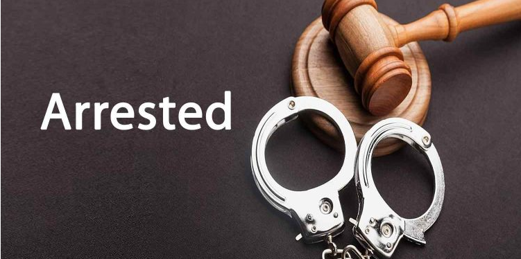 GuardianWMP's tweet photo. An extremely busy long day for Task Force Officers yesterday, that resulted in a number of Arrests. Two Subjects hunted down in @AstonWMP and @BrumPolice who Failed to Appear (FTA) at Court, who Officers had actively been trying to locate. #LifeorKnife #SpaceForTwo #Court https://t.co/oRf01jLetH