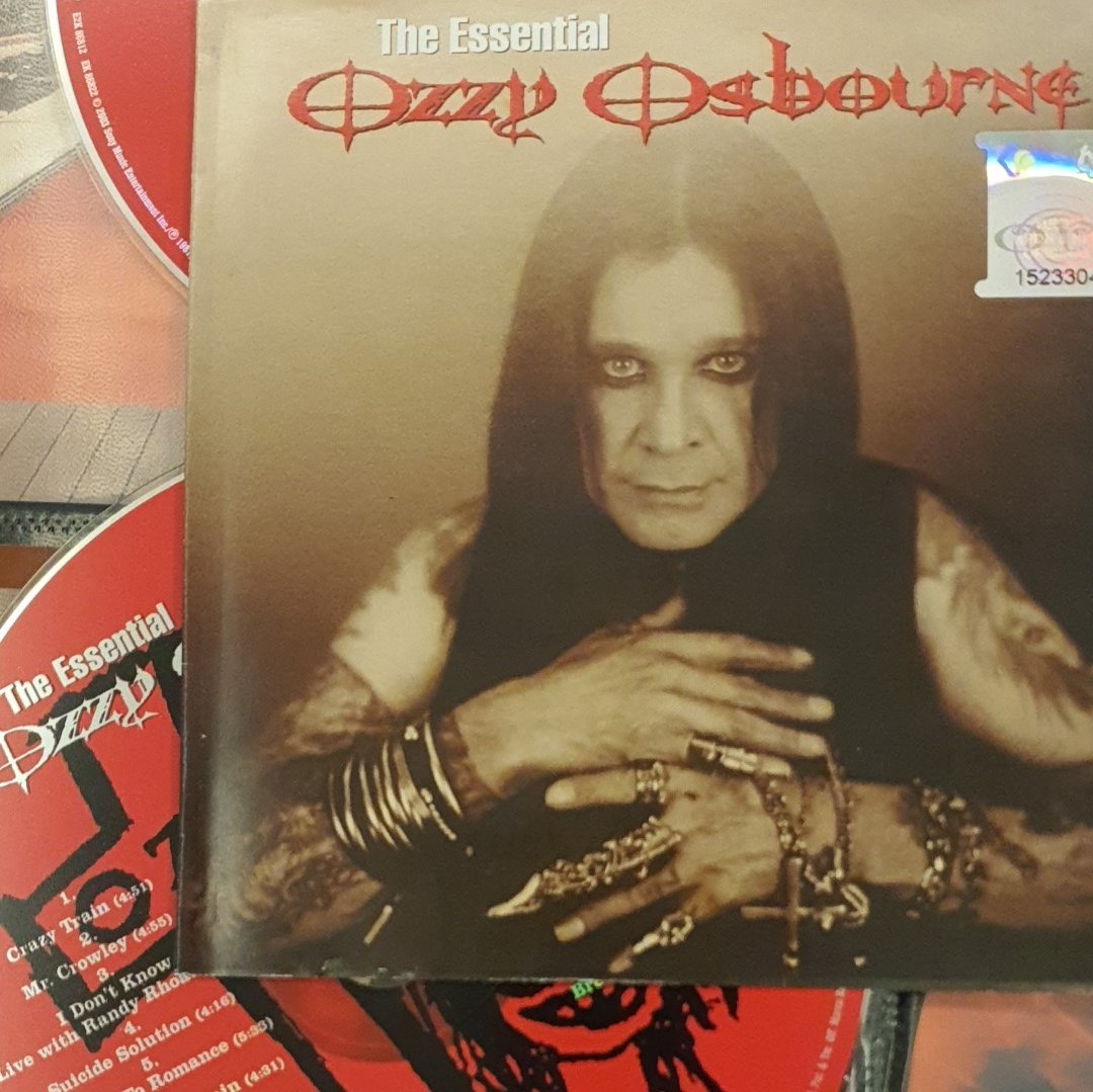 One for my <a href="/CryptoBatzNFT/">CryptoBatz</a> fam 🦇❤️ and to my @jv_nator the biggest <a href="/OzzyOsbourne/">Ozzy Osbourne</a> fan I know.

 <a href="/MrsSOsbourne/">Sharon Osbourne</a> 
#cryptobatz