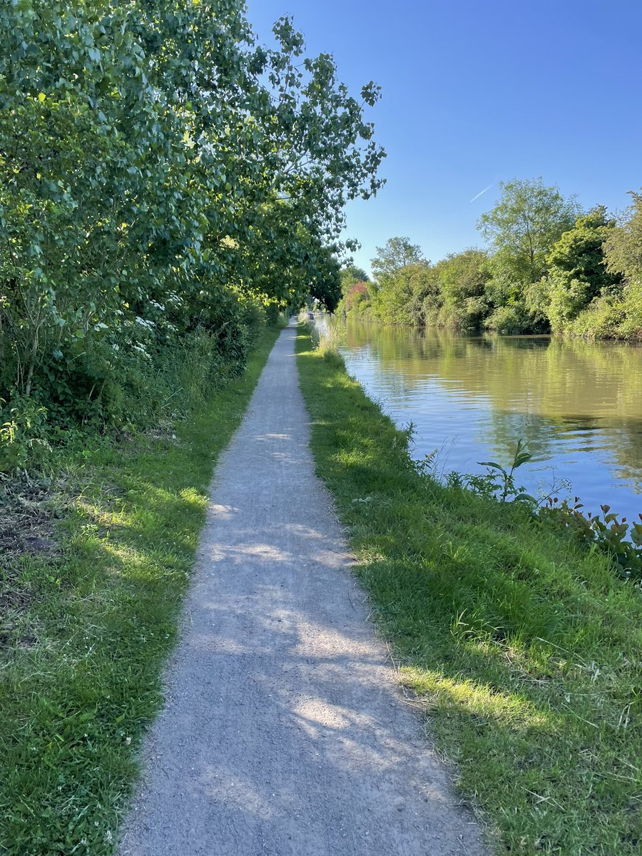 Ke01ales's tweet photo. Another tough Monday morning commute 🙄 https://t.co/GJa8UkyJS0