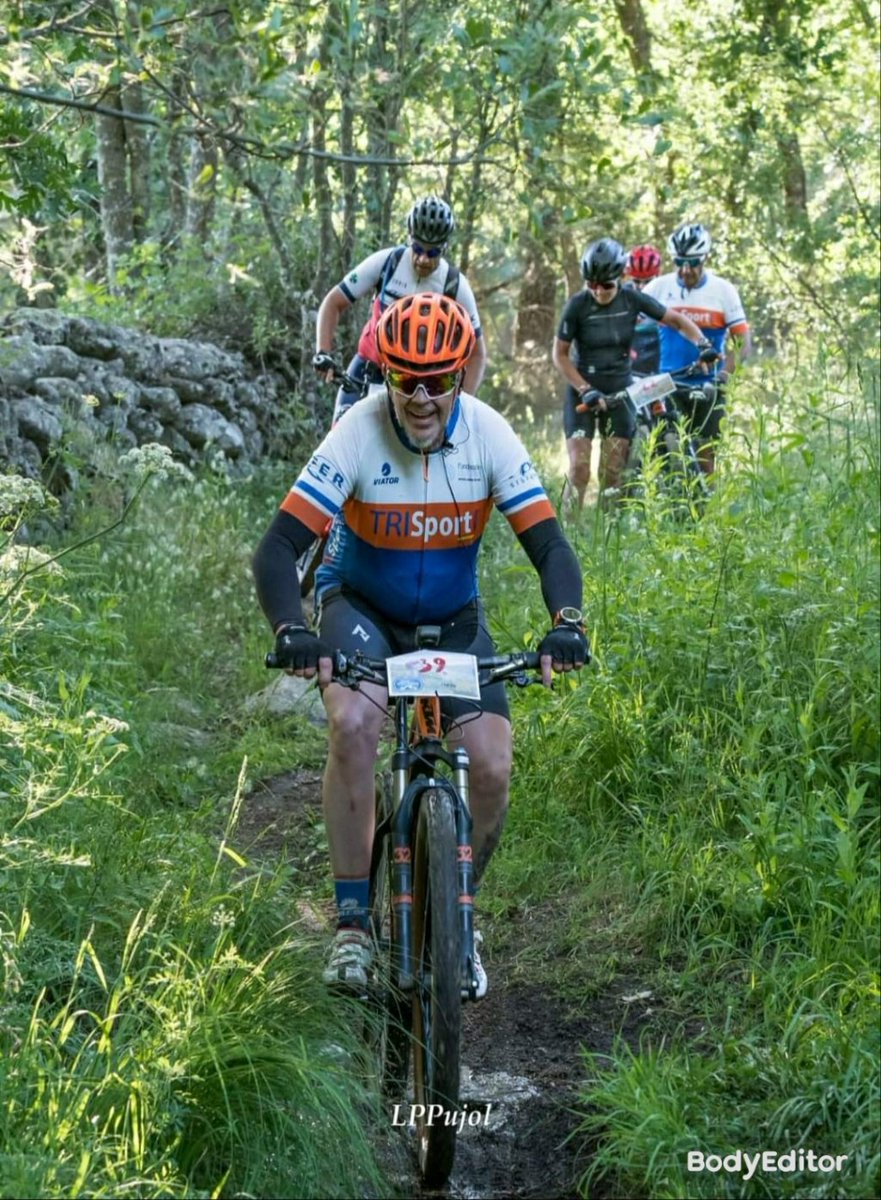 TRISportGetafe's tweet photo. En #TrisportGetafe no solo vivimos de los triatlones. Allí donde haya un nuevo reto chulo, allí que nos plantamos. Desafío Picos del Alberche 2022 MTB. 80 km muyyyy duros que disfrutaron y sufrieron Mozo, Mario y Chacón. Enhorabuena chicos !!! https://t.co/S1RoCEza9F