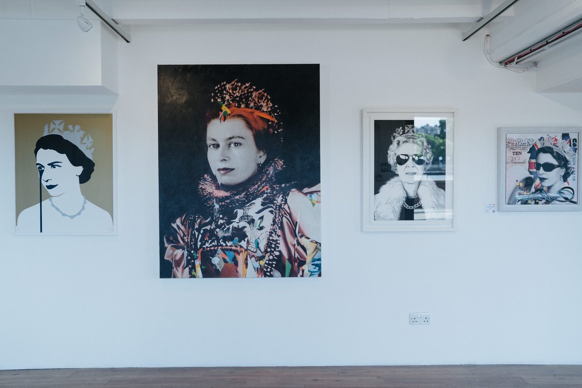 azam_studios's tweet photo. "Queen", oil on canvas, from the ART SAVE THE QUEEN, GALLERY@OXO, SE1.
@adlibgallery 
#queen #platinumjubilee #artexhibition #royalportrait #queenelizabethII #oxotower #nasserazam #çontemporaryart #contemporaryartist #artgallery #queenportrait https://t.co/IXx4s194Ai