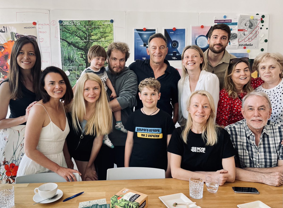 ScienceNowX's tweet image. @jasonsfolly visited us as a @BritishRedCross ambassador. He spoke to our Ukrainian friends, for whom @Sciencenowx became home after they fled from Ukraine attacked by Russia. The world turns out to be a small place for good people. @esa @spacerockslive @matchandspark thanks!