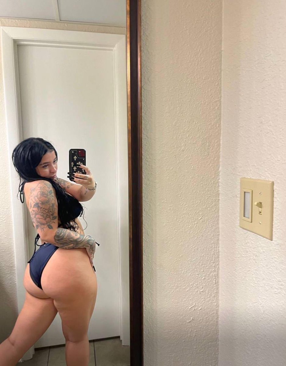 MarcelIdiot's tweet photo. Stop lurking!

Get on your knees, send the initial and kiss @Goddess_BrookeX‘s ass!

I know you want it.
You know you want it.
Goddess Brooke knows you want it.

So why waiting? 
One little kiss (send) can’t hurt right? 😈 https://t.co/hhuMcDKyKu