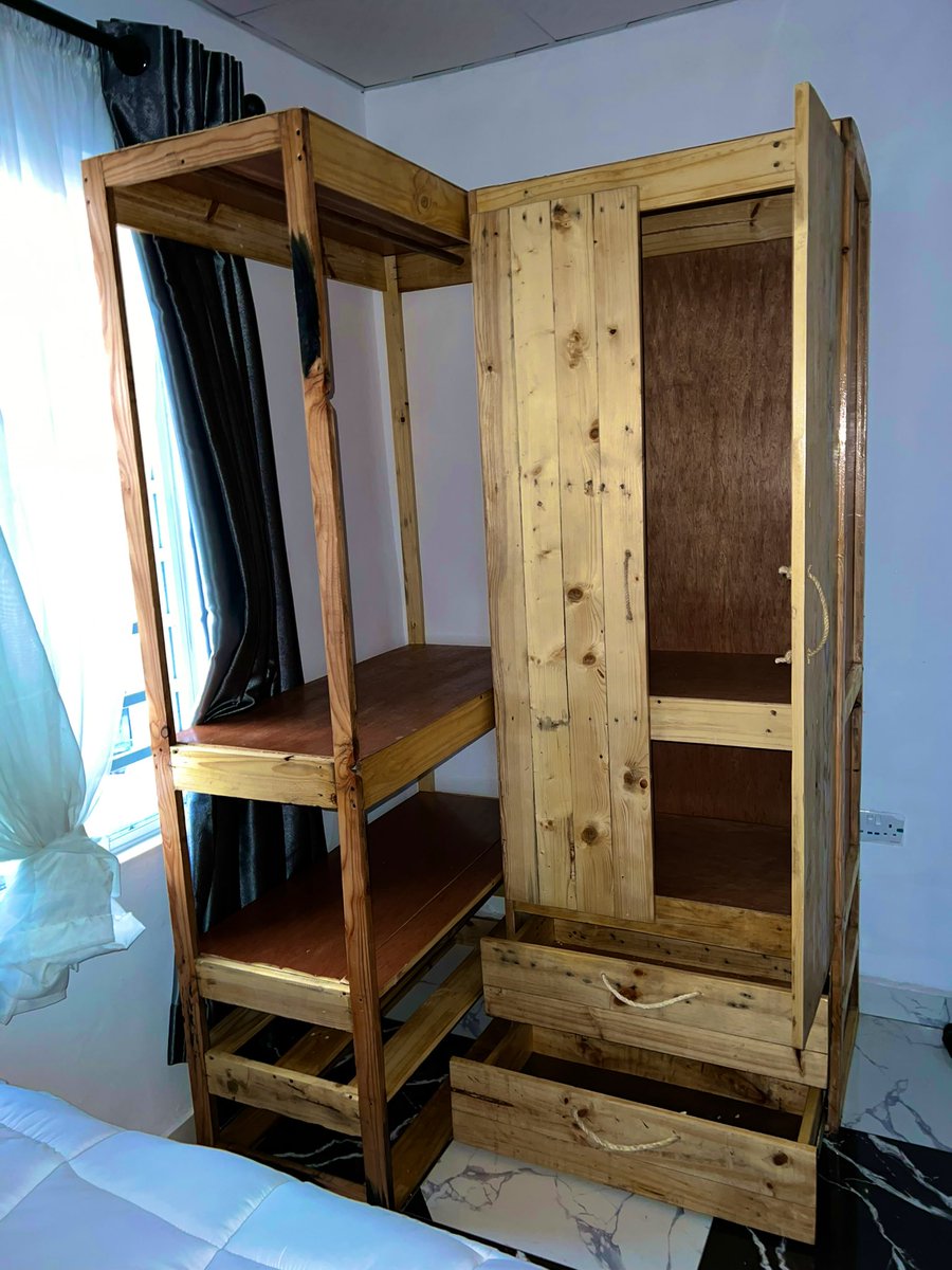 OTUNBA_TIZ's tweet photo. So yesterday, I delivered this beautiful work of art to an amazing client in Ebute Metta and she loved it. 😊 https://t.co/jyVvdJgvxM