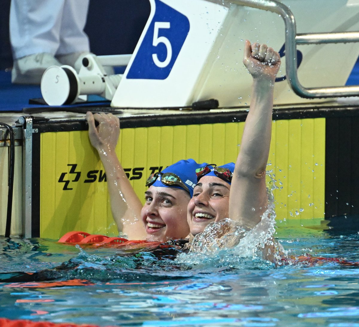 LucaPancalli's tweet image. Esordio pazzesco della Squadra Italiana di nuoto paralimpico ai Mondiali di Madeira. Conquistate 13 medaglie nella prima giornata: 6 ori, 3 argenti e 4 bronzi e primo posto nel medagliere. Travolgenti! Complimenti ragazze e ragazzi, avanti così  🇮🇹💪

@Para_swimming #Madeira2022