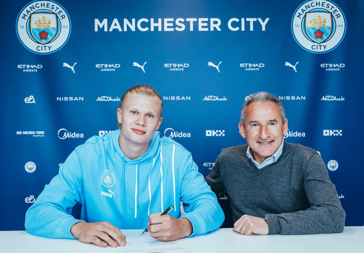 22 years ago today, Manchester City signed Alfie Haaland.

8035 days later, Manchester City officially announce the signing of Erling Haaland.

€60m release clause triggered one month ago, contracts completed until June 2027.

Manchester City have their new striker 🔵⭐️ #MCFC