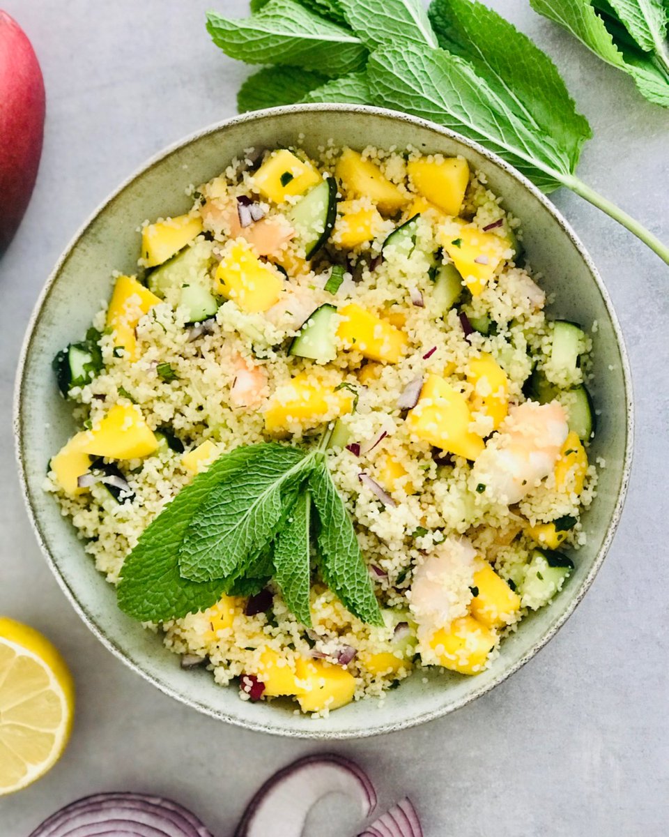 ekilu_es's tweet photo. Cuando suben las temperaturas apetecen platos fresquitos, como esta Ensalada de Cuscús, Mango y Menta llena de sabor y frescor. 🌿 El mango y la menta le dan un toque delicioso y refrescante, increíblemente rico. 💖

RECETA: https://t.co/h6yoTk6psL https://t.co/95Y0UOXIxn