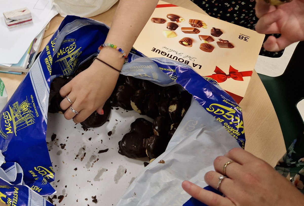 Ummmm!,¡Qué ricassss!. Muchas gracias familias. Un beso súper grande de todos los profes y personal de HBS.