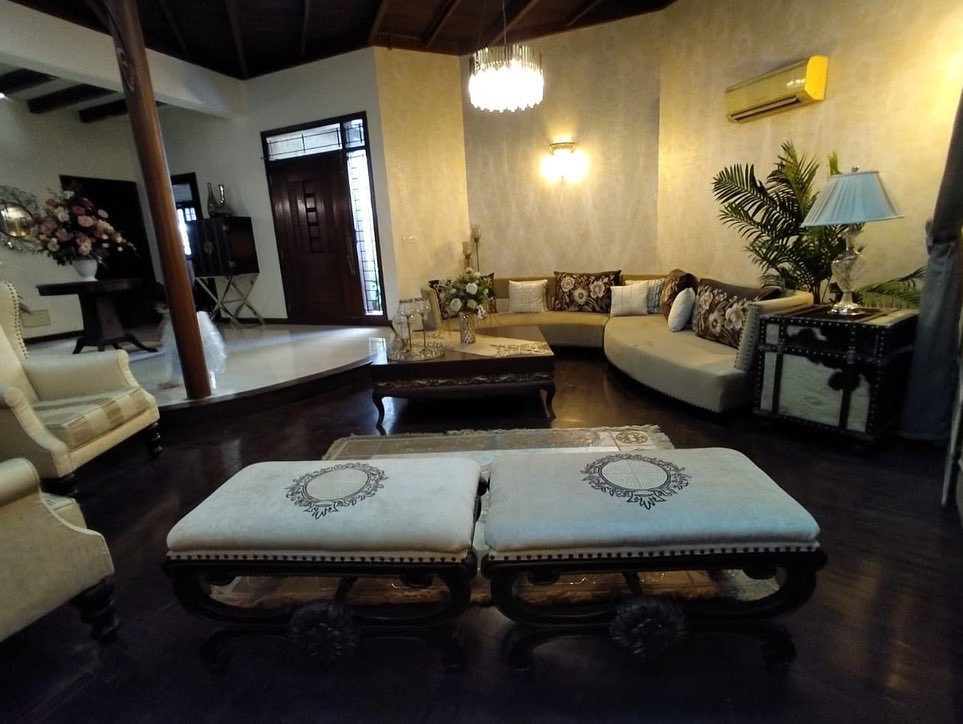 FindTheVenue's tweet photo. Elegant venue available for fashion shoots and exhibitions in Karachi.
https://t.co/EM1TORXWne
Venue ID: 1018
📍KDA Karachi
#Findthevenue #Pakistan #EventsinKarachi #Shoots #exhibitions https://t.co/b8SHYDF2El