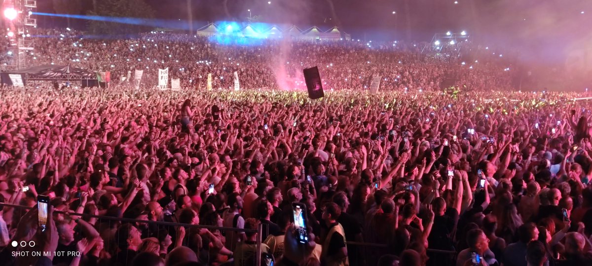 AlessandroCochi's tweet photo. bravo #Blasco energico 70enne: Si, proprio Finalmente ! Serviva comunque rivitalizzare il #CircoMassimo nonostante disagi e svenimenti del caso.Fanno parte dell'arena e del ritorno della #musica sul deserto. #Vasco #VascoRossi #normalita #rock https://t.co/CGwaWpV5V7