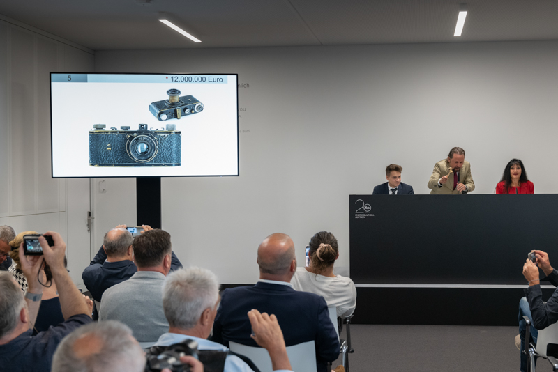 Un prototipo Leica de 1923 se convierte en la cámara más cara del Mundo al pagarse 14,4 millones de Euros en una subasta.

Toda la noticia aquí:
opticafija.com/blog/news/un-p…

<a href="/leica_camera/">Leica Camera AG</a> #Leica #FOTO #fotografia #photography