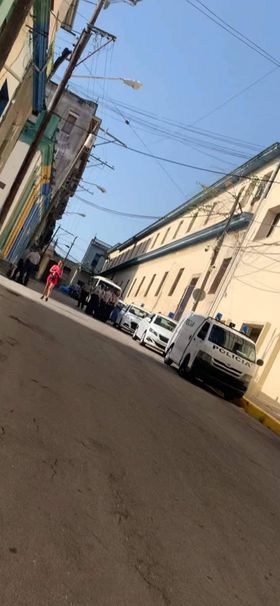 Me llegan imágenes del Cerro, en La Habana, a esta hora...