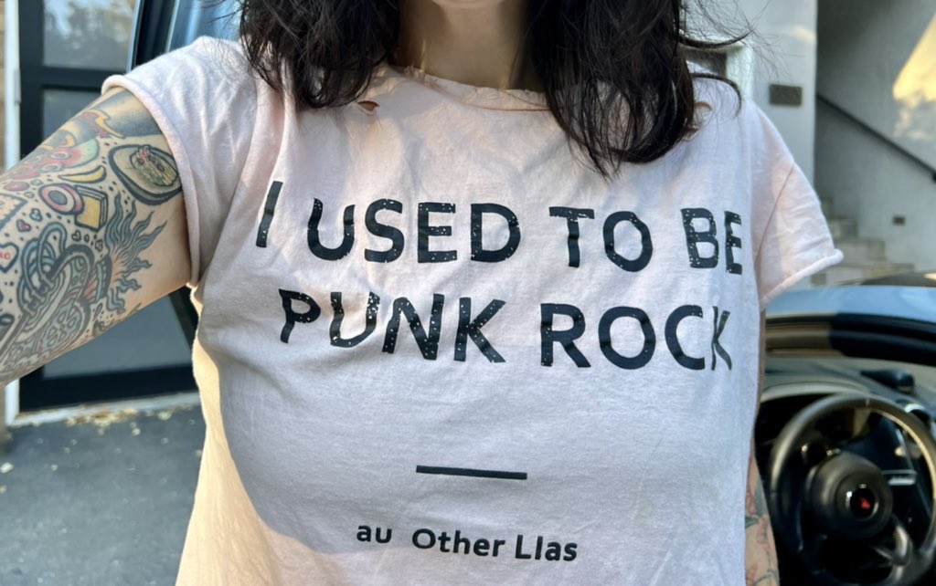 🖤devon🖤 tweet media