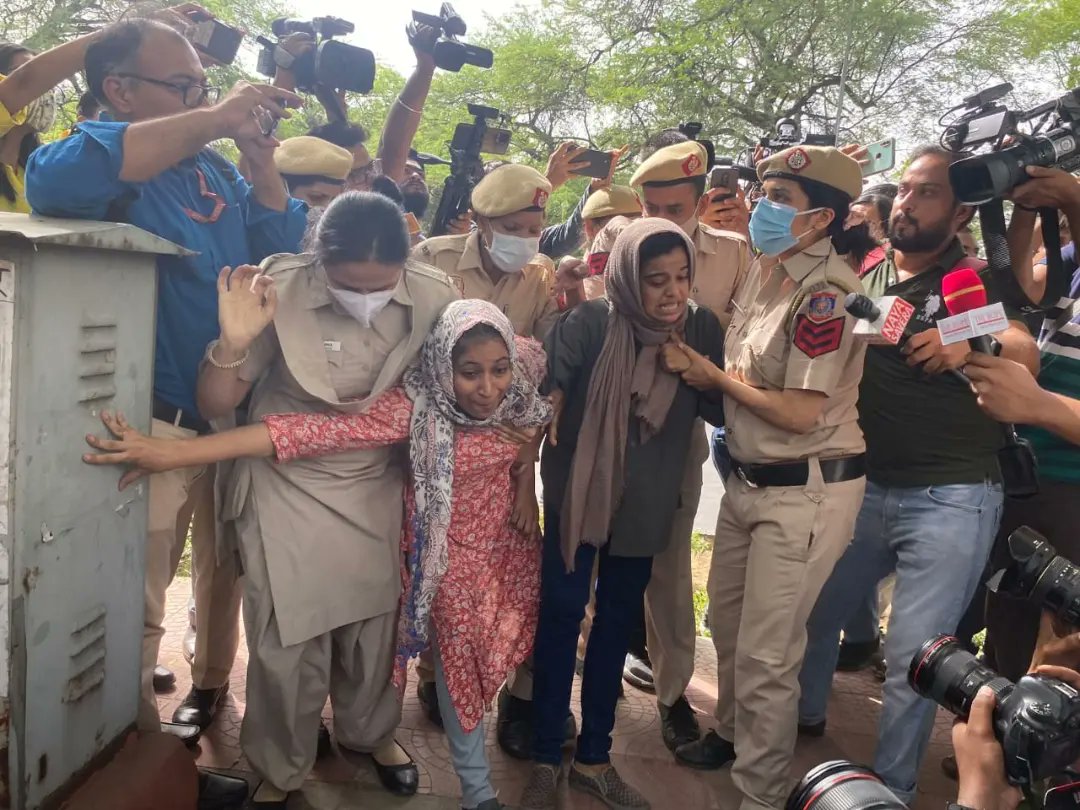 writesalman's tweet photo. Demand Immediate release of all protestors 

SIO, MSF, Fraternity Movement &amp; Collective activists have been detained by DP for holding a protest against bulldozing of homes and persecution of Muslims at UP Bhavan, New Delhi.

#StandWithAfreenFatima
#StopBulldozingMuslimHouses https://t.co/8wMzKezjBl