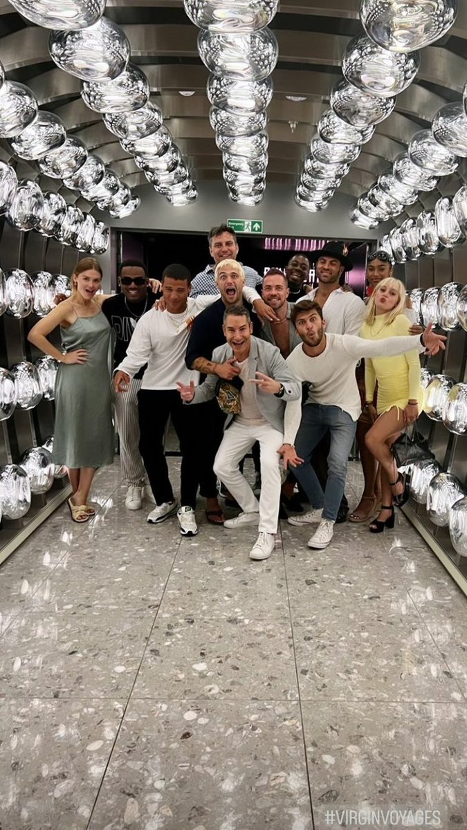 RodenBrasil's tweet photo. 📷: Holland viajando com os amigos recentemente https://t.co/LypNr6yRuY
