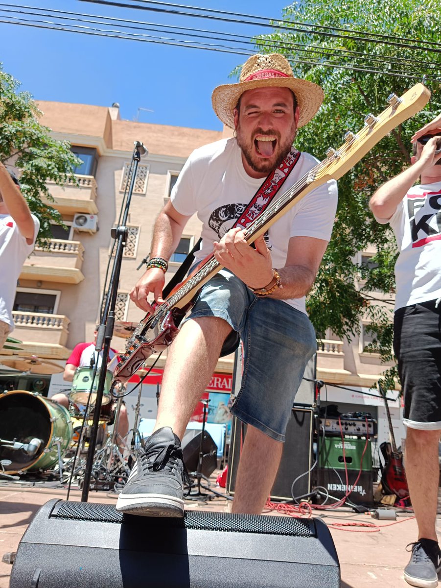 corbellagrup's tweet photo. Gràcies #Crevillent 🖤❤️🤘🏼
Ho vam donar tot i vau respondre a pesar de la que caia ☀️🔥
Un plaer inaugurar el @marearockfest que ens ha vist créixer 😎
#Marearock2022 #Marearock #Corbella #Alacant #PaisValencia #Concert #Live https://t.co/oii1VyDTCv