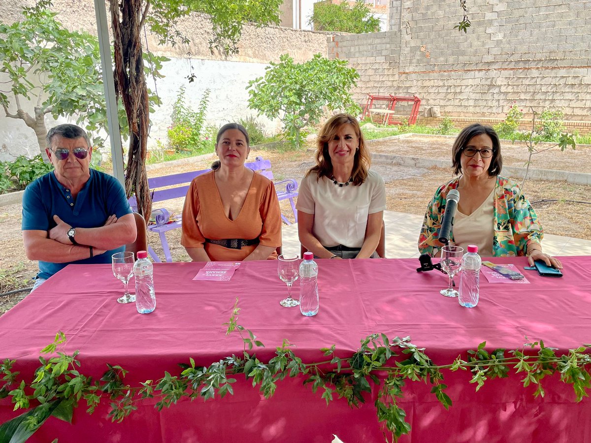 La delegada de <a href="/IgualdadAND/">Inclusión Social, Juventud, Familias e Igualdad</a>, <a href="/Encarnagutoca/">Encarna Gutiérrez</a>,  ha acudido invitada por el Centro de Participación Activa de #Jódar a la inauguración de la 🔵 XXXVI Semana Cultural del centro. 

La iniciativa se celebra bajo el lema “La importancia de la salud mental en las personas #mayores”.