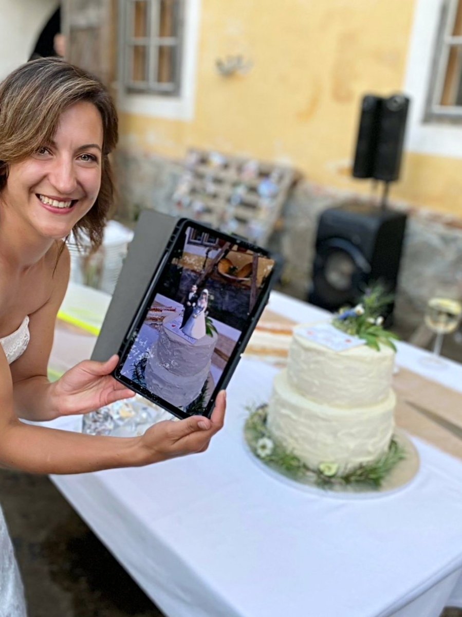 When smart learning pirates get married, a homemade AR app for the wedding cake is a must :-)
Mehr über Smart Learning und den Einsatz von #AR im Bereich #Lernen? Besuch uns, <a href="/EduOrakel/">Dr. Sirkka Freigang | wissenskreateurin**</a> und die Smart Learning Community.
#Learnlikeapirate #unity #smartlearning #learning