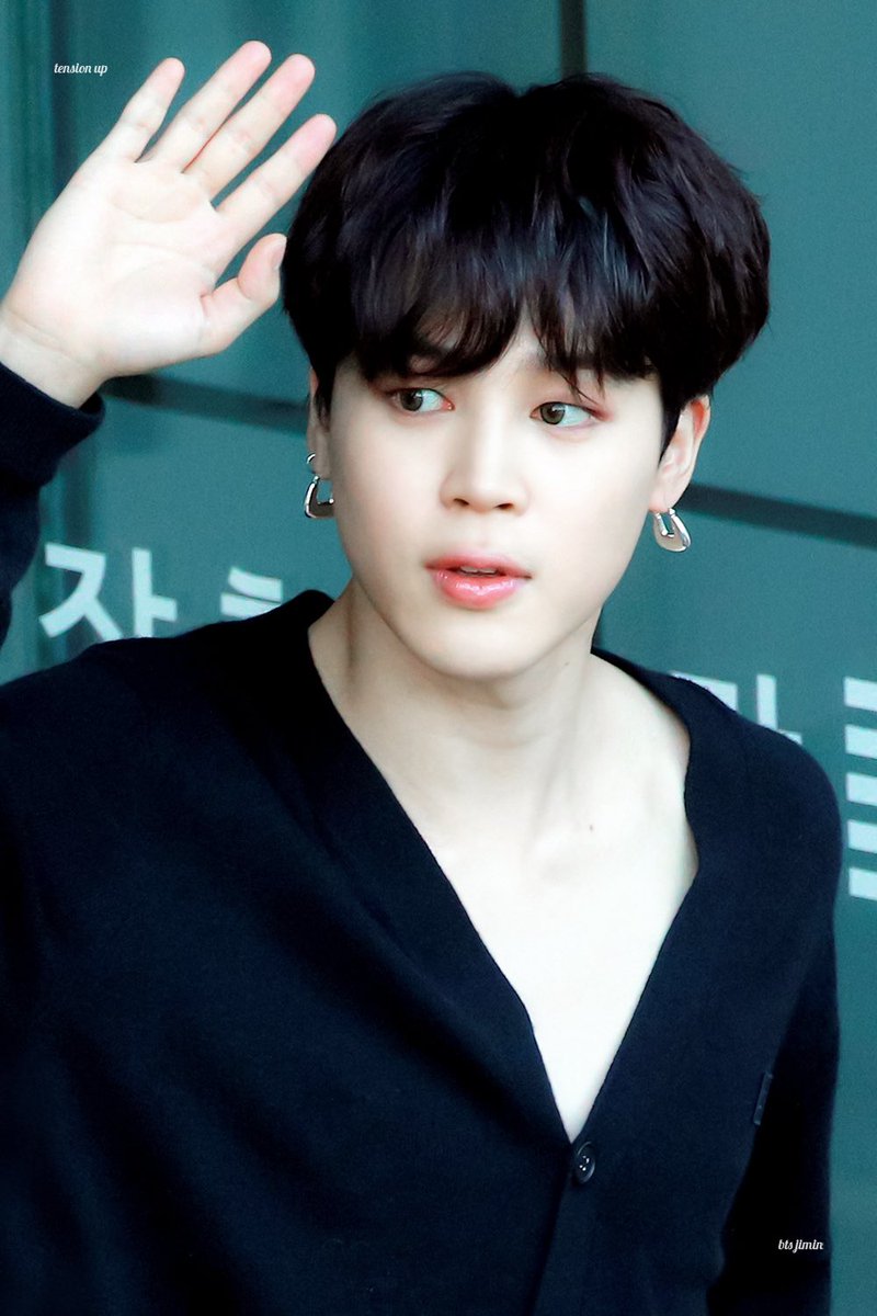 tensionup_1013's tweet photo. 220613 엠카 사녹 퇴근
#지민 #JIMIN #방탄소년단 #BTS 
@BTS_twt 너무.. 잘생기셨어요..🫠❤️ https://t.co/j1aC8VL9Vu