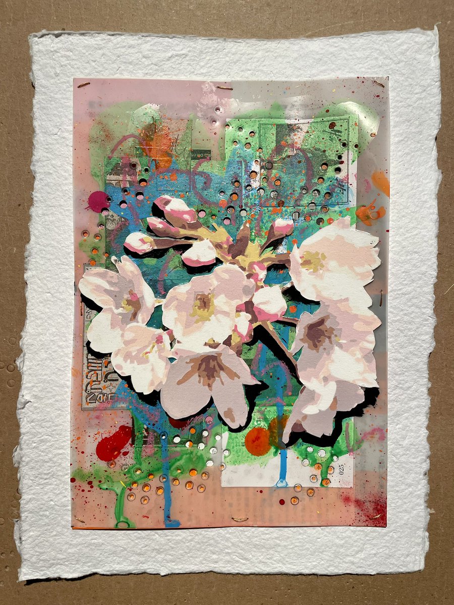 “Mini Sakura n°7”

12 x 9 in.

Acrylic, oil pastel, newspaper, manga, handmade paper, on Duralar and heavyweight watercolor paper stitched together with vintage Japanese 24k gold thread

#art #arte #アート #artist #artoftheday  #fineart #flowers #花 #japan #日本