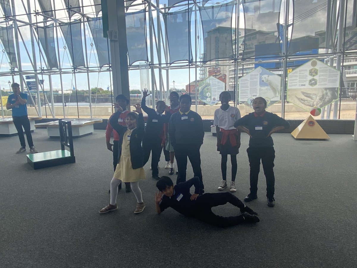 MSPSMissBogue's tweet photo. Our Rights Ambassadors were delighted to be invited to a Rights Respecting School Celebration event at @Techniquest. Thank you for having us! @ChildFriendlyC1 @UNICEF_uk #RightsRespecting https://t.co/n7twogpMg1
