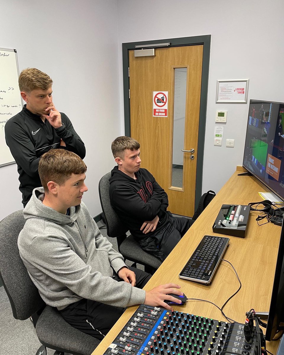 DSFCOfficial's tweet photo. AND ITS LIVE: 👀
Mr @gary_rose has been back in the #DSFCTVStudio with @Mr_Gourley_PE & @PearsonBTEC #BTECSport to record more sports analysis videos.
#BTEC @pearsonbtec #multicam #multicamera #Tricaster #tvstudio #NewTek #DSFCTVStudioClub https://t.co/vupacUPN00