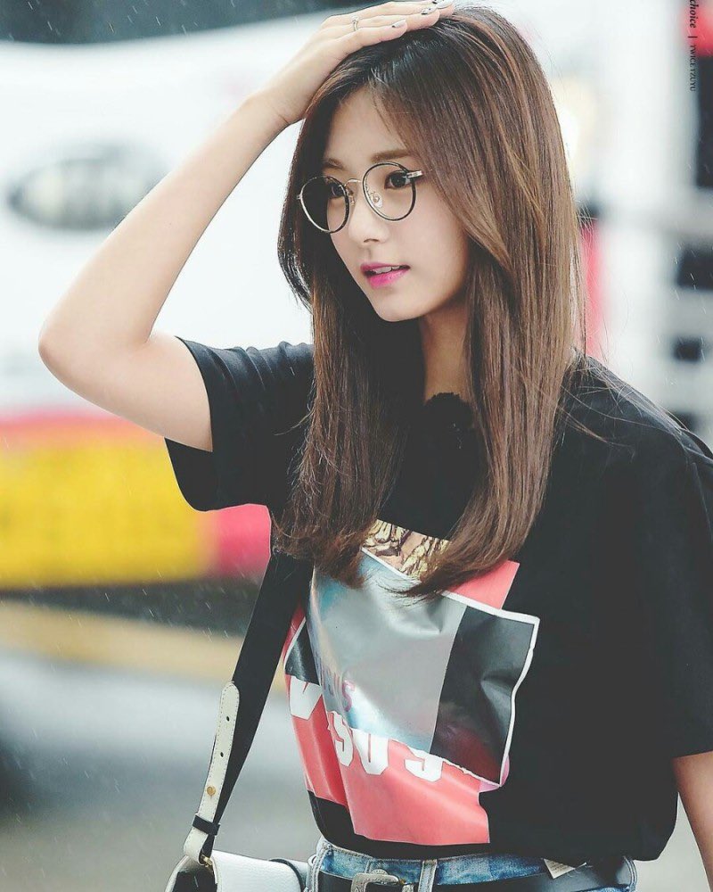 생일축하해!We're super proud our maknae Tzuyu. 