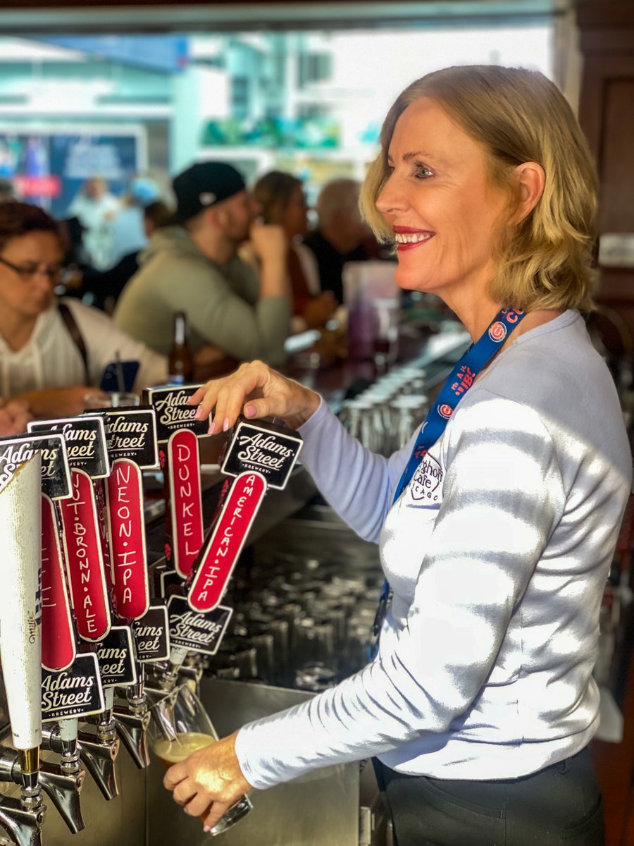 BerghoffChicago's tweet photo. Good Morning Monday Travelers! Our team of smiling faces is ready to pour you a pint from @adamsstreetbrew, shake up a specialty cocktail, or make you a hand-carved sandwich before your flight! 🍻🍹🥪 🛫 
Located in Terminal 1 Gate C 26
@fly2ohare 
#flyOhare
#BerghoffCafeOHare https://t.co/98HilmtKq6