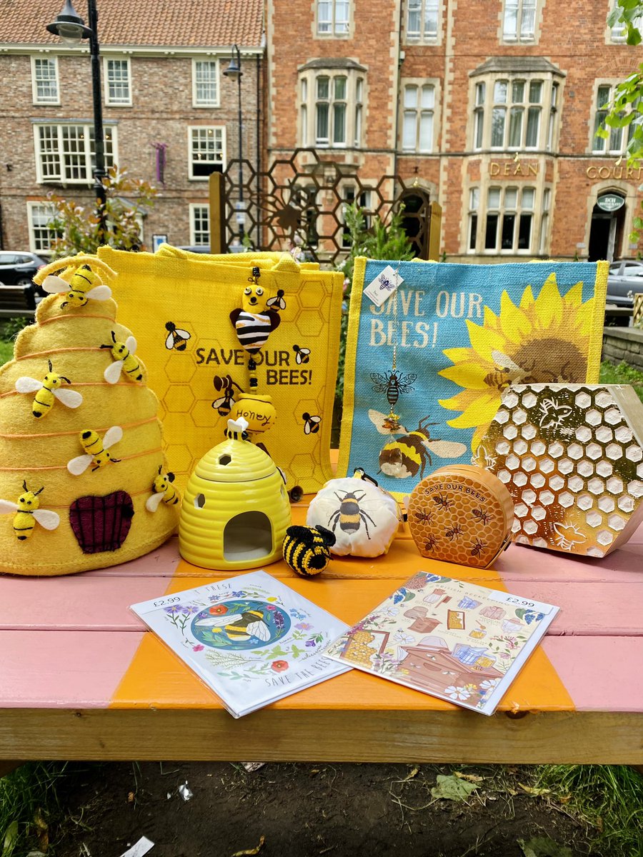 SharedEarthUK's tweet photo. Save Our Bees! #saveourbees Hey guys! I would like to present to you our bee selection! The Save our Bees movement is very important to us and important for wildlife sustainability. It’s Un-bee-lievable! #sharedearth #organic #fairtrade https://t.co/IIpZ5qvFVO