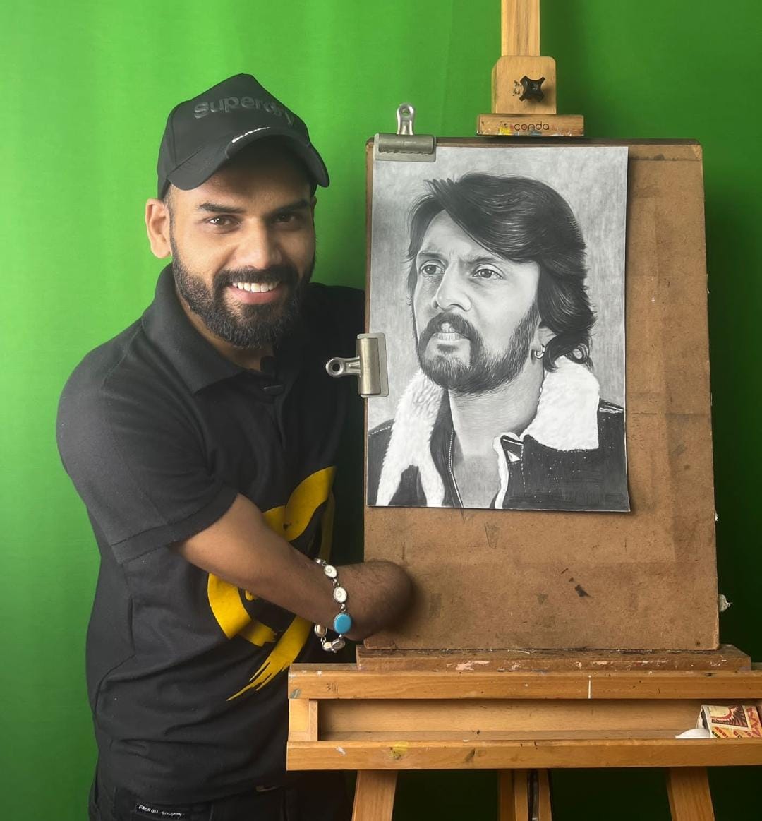 KicchaFcHonavar's tweet photo. Tqu so much Sir @uniquedhaval a drawingg special for us N when u draw it.. it will be more special keep rocking stay happy 😊
Love u lot ❤️🤗

@KicchaSudeep #KicchaSudeep #VikrantRona #VikrantRonaJuly28 #VikrantRonaupdate https://t.co/wJkjpZ488s
