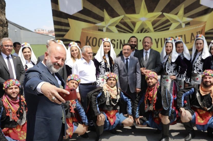 Kocasinan Teknoloji Festivalinde
Kocasinan Akademi, Öğretmen Halkoyunları Ekibi

10.06.2022