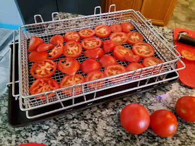 BasquettesCook's tweet photo. "Your oven just became a high-capacity air-fryer with Basquettes! No longer do you have to cook multiple batches of food in your small air fryer as the revolutionary Basquettes baskets can air fry vegetables in your oven." Mom DOES know best! 

#airfryer #ovenairfry #recipe #food https://t.co/o65BhlWzdU