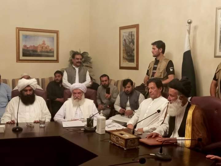 Asifullahwazir4's tweet photo. #pti-#itehad

ایک تاریخ ساز دن پر ایک تاریخ ساز دستاویز پر دستخط۔۔۔

#امپورٹڈ_حکومت_نامنظور 
#قوم_کا_ہیرو_عمران_خان https://t.co/UCspyN0xNM