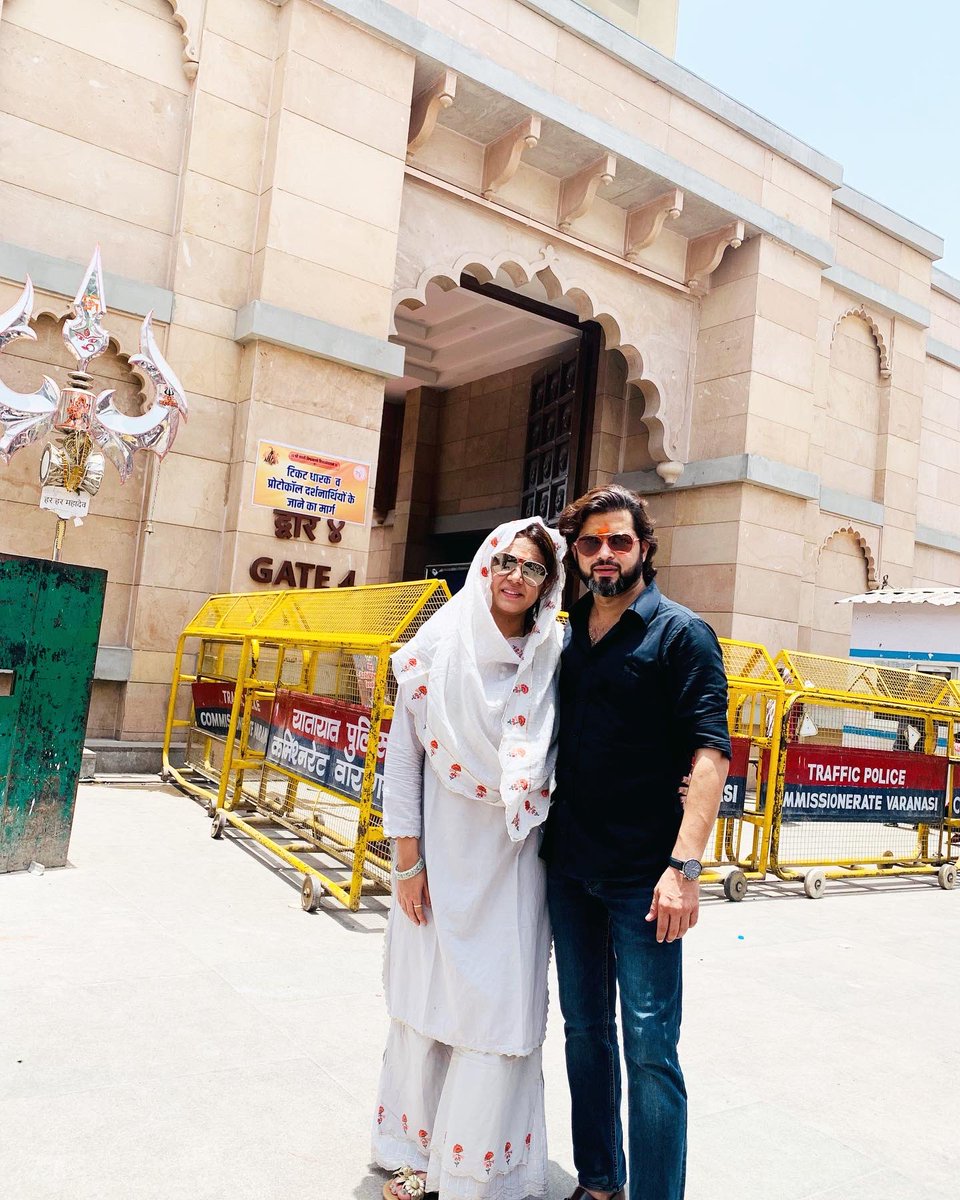 ManishantarDESI's tweet photo. मेरी हैसियत से ज्यादा मेरे थाली में तूने परोसा है,
तु लाख मुश्किलें भी दे दे मालिक, मुझे तुझपे भरोसा है
जय भोलेनाथ 🙏🏻🚩
🪬
#tanmaya #manishtripathi https://t.co/ZX4AsTPWdk