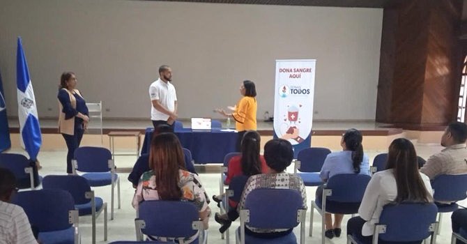 💙¿Sabías que en el SNS promovemos la donación de sangre a través de nuestro Club de Donantes?

💯 Para continuar con el fomento de esta iniciativa altruista en nuestros colaboradores, la Dirección de Laboratorios Clínicos e Imágenes, en coordinación con el <a href="/hemocentroDO/">Hemocentro Nacional</a>. 
#SNSRD