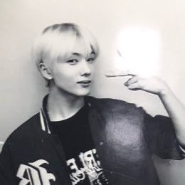 JC_is_'s tweet photo. 헤게로 종철러 박지덩 좋아함
지덩이가 여친이랑 찍은 인생네컷
종철러한테 한장 남았다고 
한컷 잘라서 줌
다정하게 붙어있어서 빡치는데
사진은 또 잘 나와서
옆으로 반 접어서 
박지덩만 나오게 폰케이스에 넣어다님 https://t.co/vG9Yz7FRR4