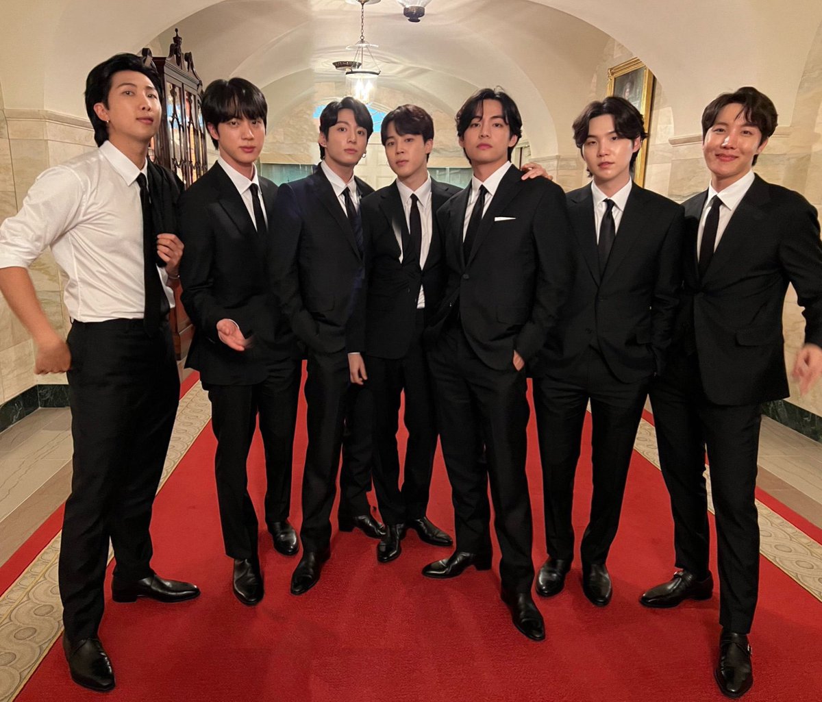 Thvmivaron345's tweet photo. @levijjk @BTS_twt Con este serán 5 :) https://t.co/ttCyIzsUkw