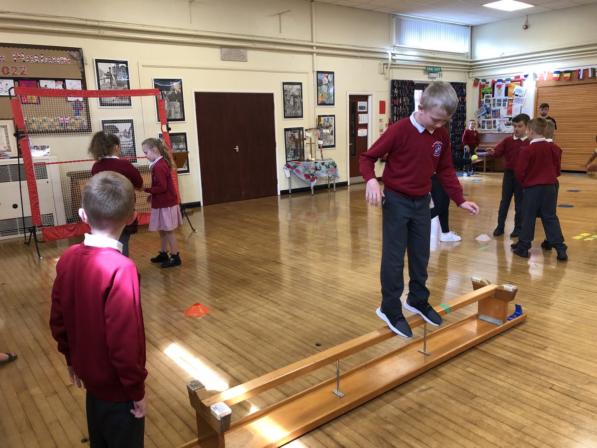 MoveWellFG's tweet photo. A huge thank you to the amazing Y4 children from @StThomasMartyr for taking part in today’s movement skill session👏🏼. There was excellent engagement from start to finish from everyone, great job Y4🌟👍🏼 @PhysActivityEd @RPOTyler @EHUSportandPA @LJMUPAEx https://t.co/ktmctgFTi9